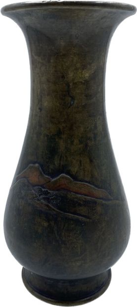 JAPON
Vase de forme balustre en bronze à...
