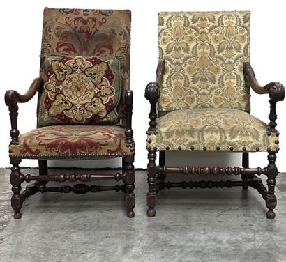 Ensemble comprenant trois fauteuils à haut...