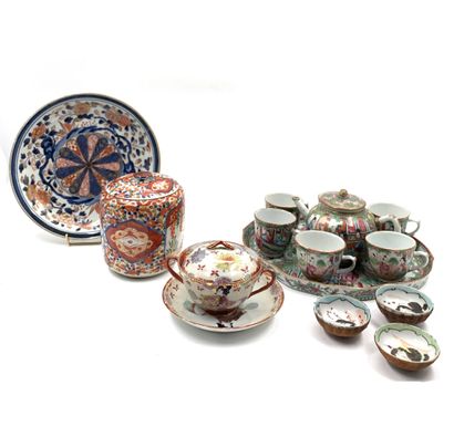 CHINE
Ensemble de porcelaines comprenant...