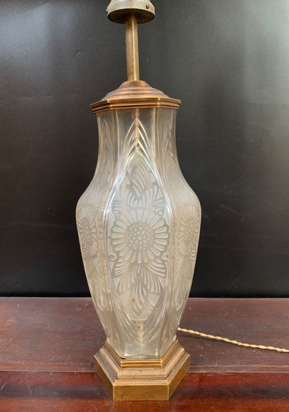 Vase de forme balustre en cristal à décor...