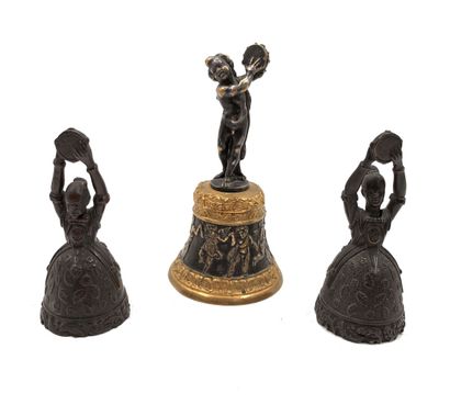 Ensemble de trois sonnettes en bronze doré...
