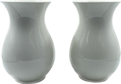 VILLEROY ET BOCH 
Paire de vases balustre...
