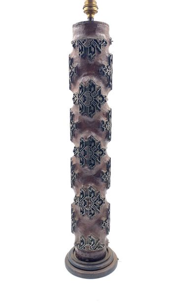 Rouleau de reliure monté en lampe.
Haut....