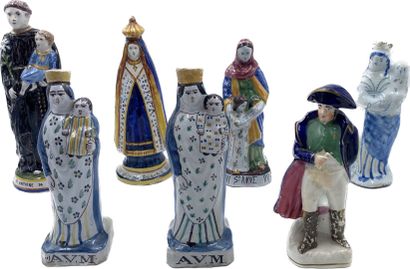 NEVERS 
Ensemble en faïence polychrome comprenant...