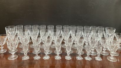 Partie de service de verres dans le goût...