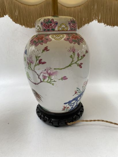 CHINE
Pot à gingembre en porcelaine à décor...