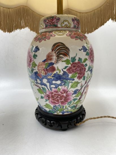CHINE
Pot à gingembre en porcelaine à décor...
