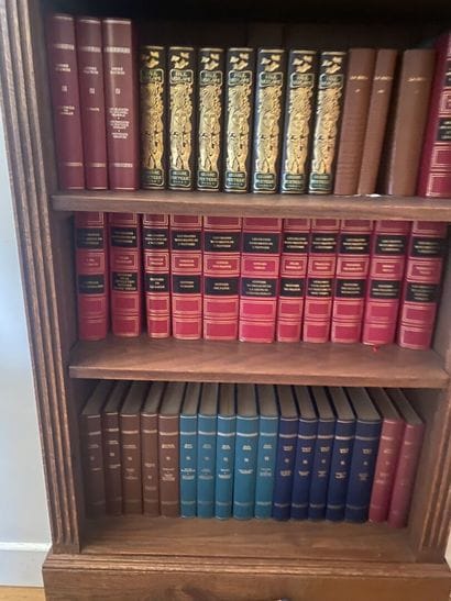 MANNETTE DE LIVRES 
Bonaparte, Verlaine,...