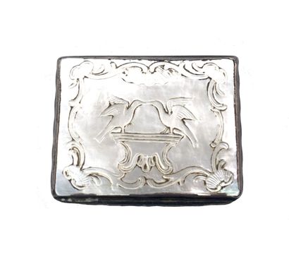 Boîte rectangulaire en argent et nacre à...