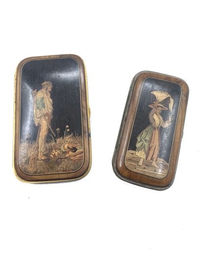 Deux étuis à cigares en marqueterie de bois...