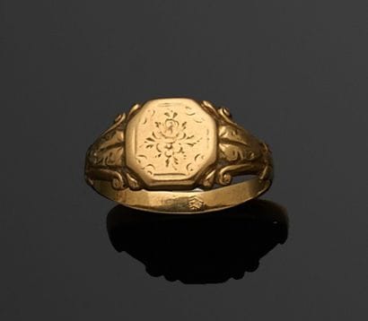 BAGUE chevalière en or jaune 750 millièmes,...