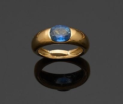 BAGUE jonc en or jaune 750 millièmes ornée...
