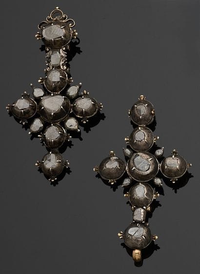 DEUX PENDENTIFS croix en argent 800 millièmes...