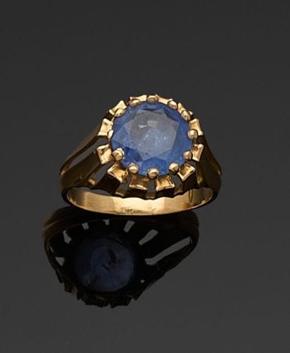 BAGUE en or jaune 750 millièmes ajouré, le...
