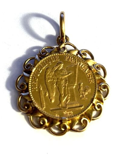 PENDENTIF en or jaune 750 millièmes orné...