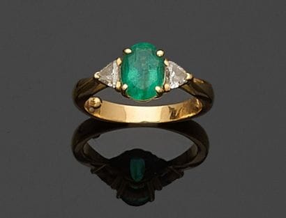 BAGUE en or jaune 750 millièmes ornée d'une...