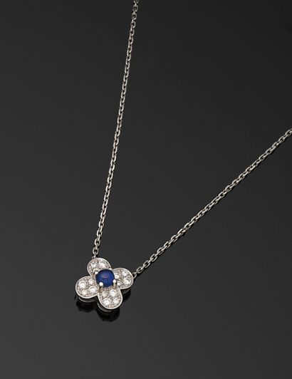 VAN CLEEF & ARPELS
Collier articulé en or...