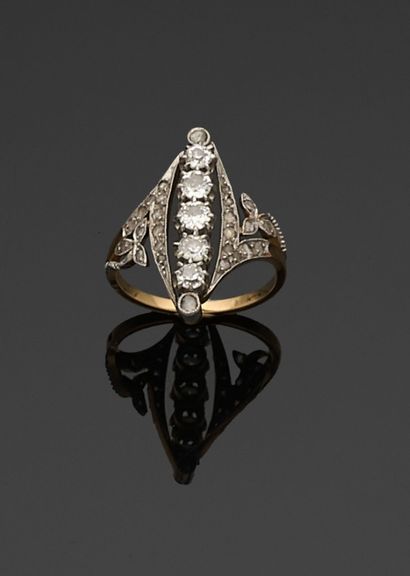 BAGUE en or 750 millièmes et platine 850...