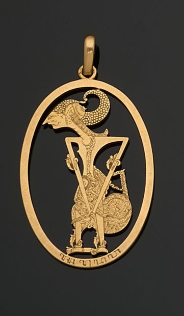 JANESICH
Pendentif de forme ovale en or jaune...