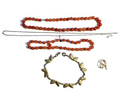 ENSEMBLE de bijoux fantaisies ornés de pierres...