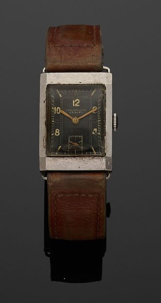 ENSEMBLE comprenant: 
ZENITH
CHRONOMETRE
CIRCA...