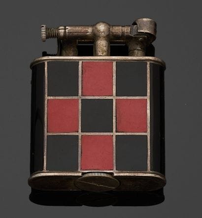 Alfred DUNHILL
Briquet en argent 800 millièmes...
