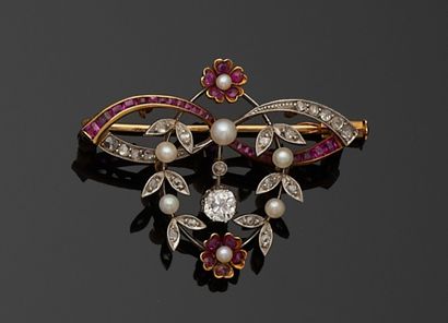 BROCHE en or 750 millièmes de deux tons à...