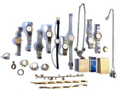ENSEMBLE de bijoux fantaisie comprenant des...