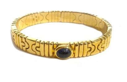 BULGARI
Bracelet rigide ouvert en or jaune...