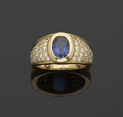 BAGUE en or jaune 750 millièmes ornée au...