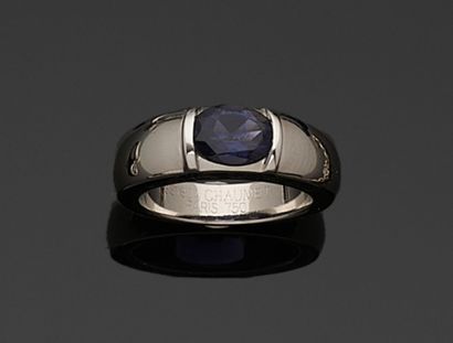 CHAUMET
Bague en or gris 750 millièmes, le...