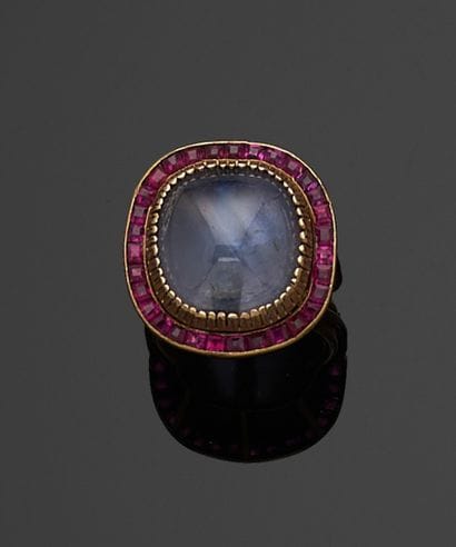 BAGUE en or jaune 750 millièmes ornée au...
