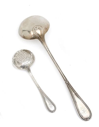 LOUCHE and sprinkling spoon in silver 925...