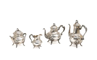 Tea and coffee service on four feet in 950...
