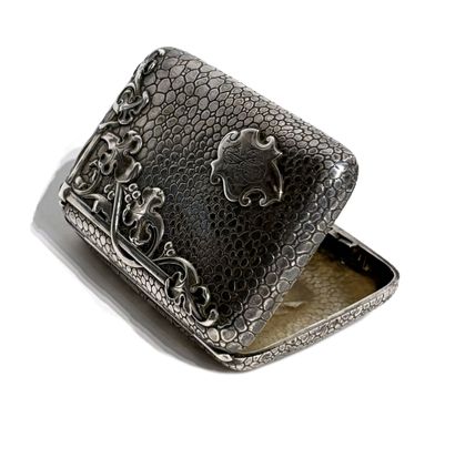 Cigarette case in silver 800 thousandths,...