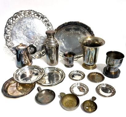 silver-plated set including two serving dishes,...