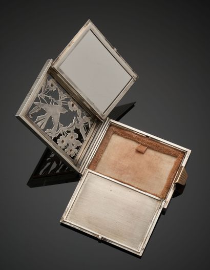BOUCHERON PARIS
Set in silver 800 thousandths...