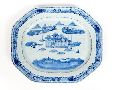 CHINE
Grand plat rectangulaire à pans coupés...