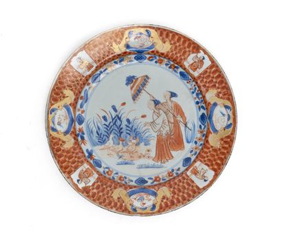 Chine 
Assiette en porcelaine à décor polychrome...