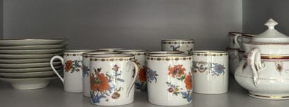 LIMOGES (France) and VARIOUS
Eight porcelain...