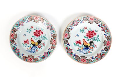 CHINE
Deux assiettes en porcelaine à décor...