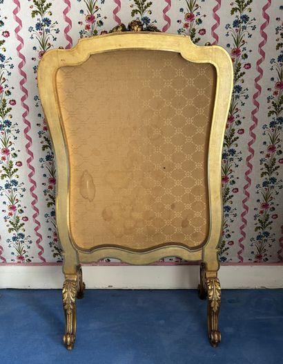 CHIMNEY SCREEN in carved wood and gilded...