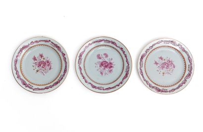 Chine
Trois assiettes en porcelaine à décor...