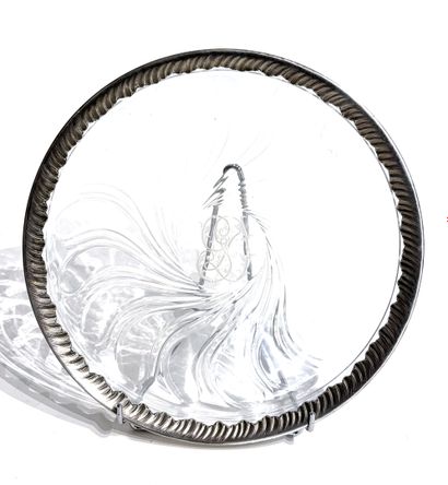 ROUND crystal PLATEAU, the center engraved...