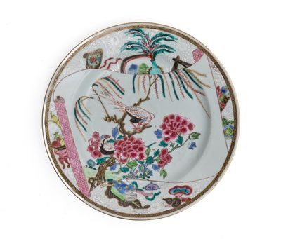 Chine
Assiette en porcelaine à décor polychrome...