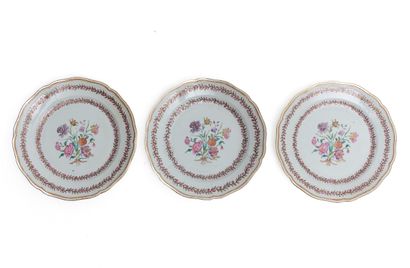 Chine
Trois assiettes en porcelaine à décor...