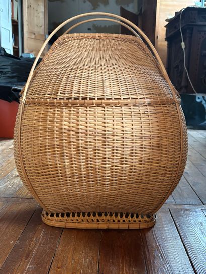 PHILIPPINES
Wicker rooster basket with two...