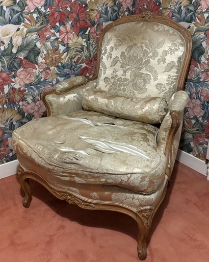 Carved wood BERGERE decorated with flowers...