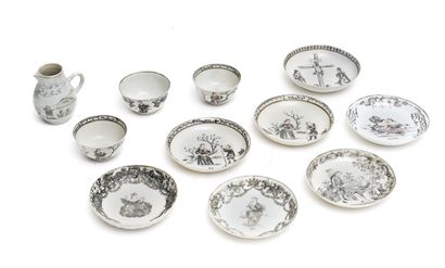 Chine 
Ensemble en porcelaine à décor en...