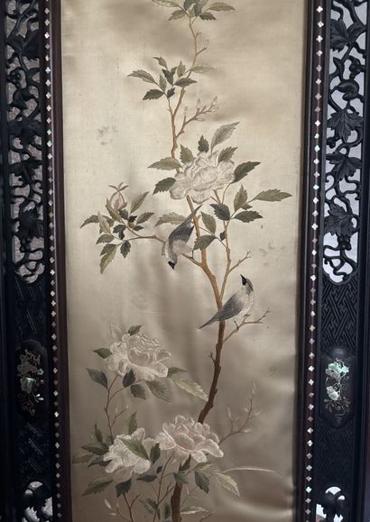 VIETNAM
Five-panel folding screen made of...